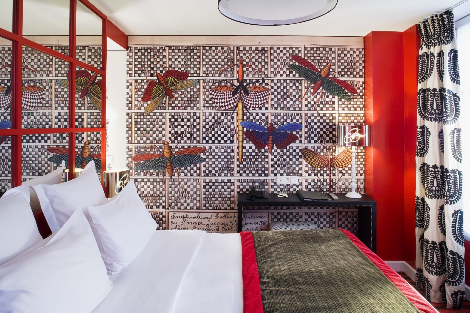 butterflies-interior-design-hotel-room-hotel-bellechasse-paris